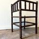 Chaise de coin en bois tourné