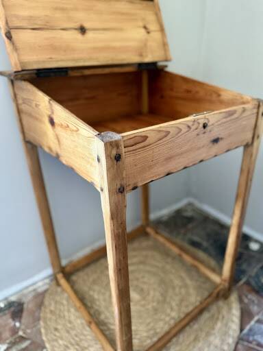 Teacher's desk