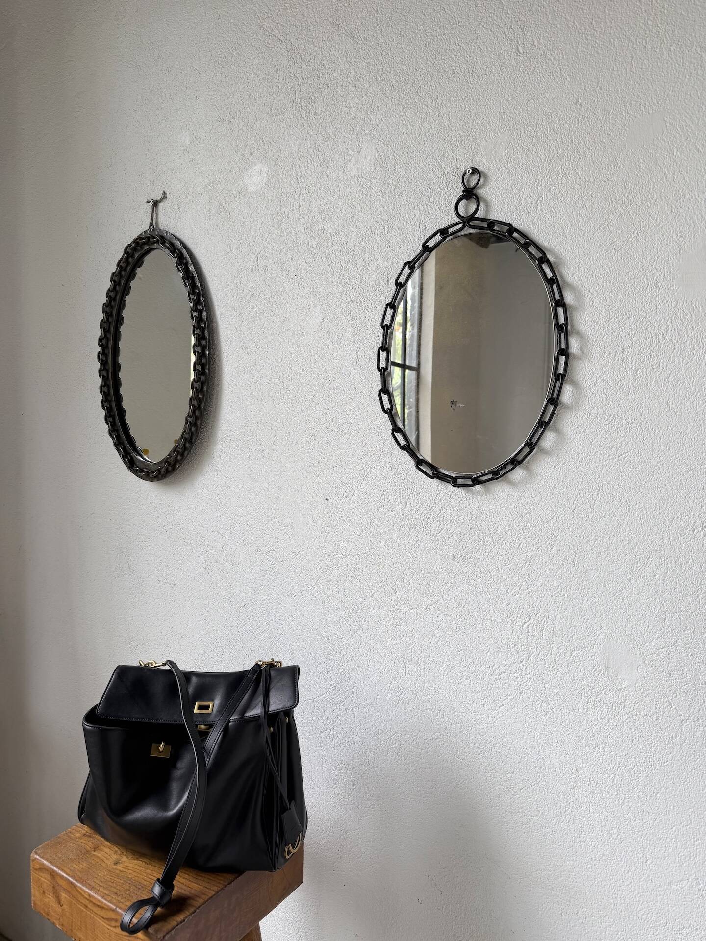 Miroir brutaliste ovale « chaine » 1950