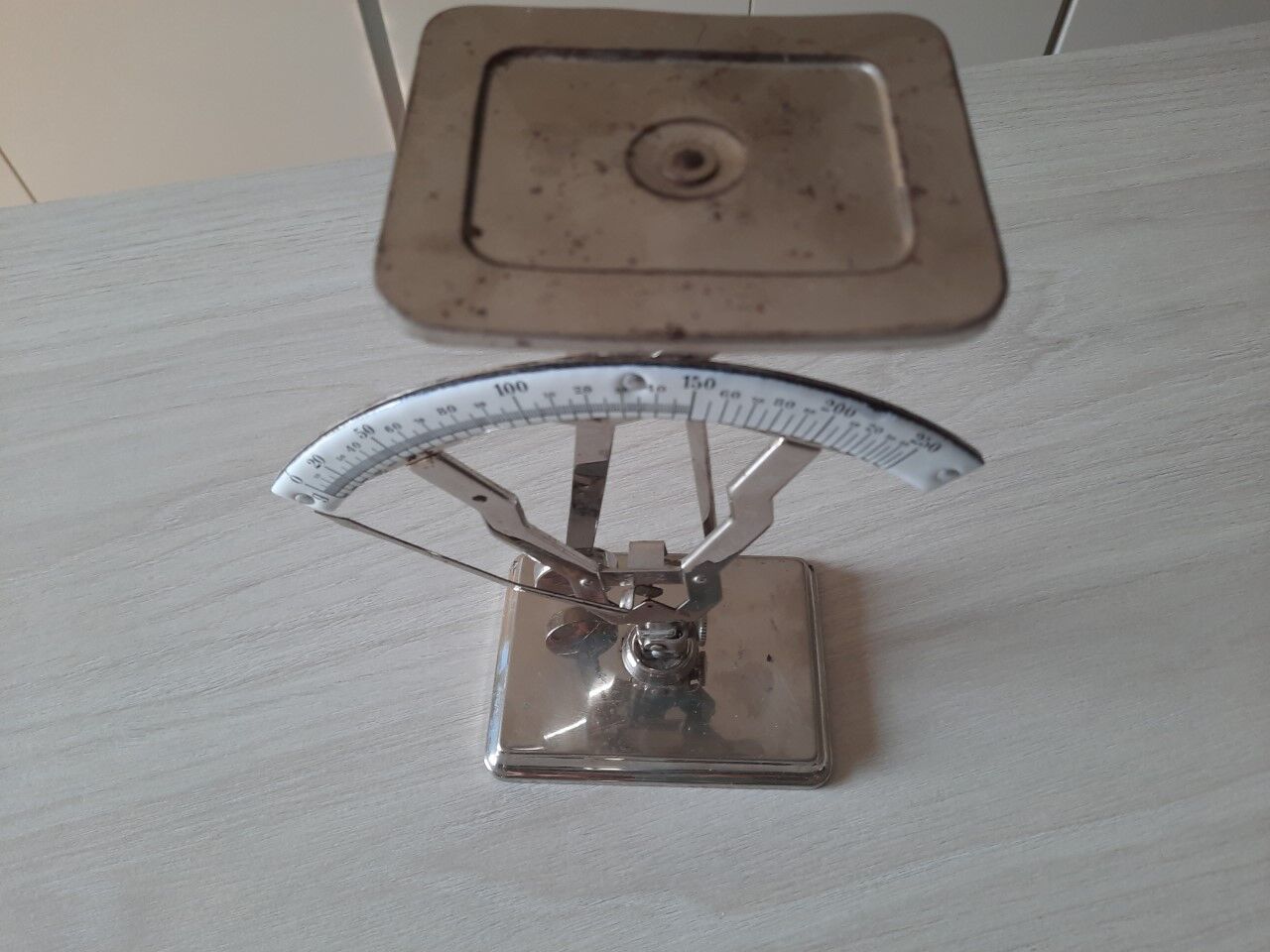 Old letter scale scale