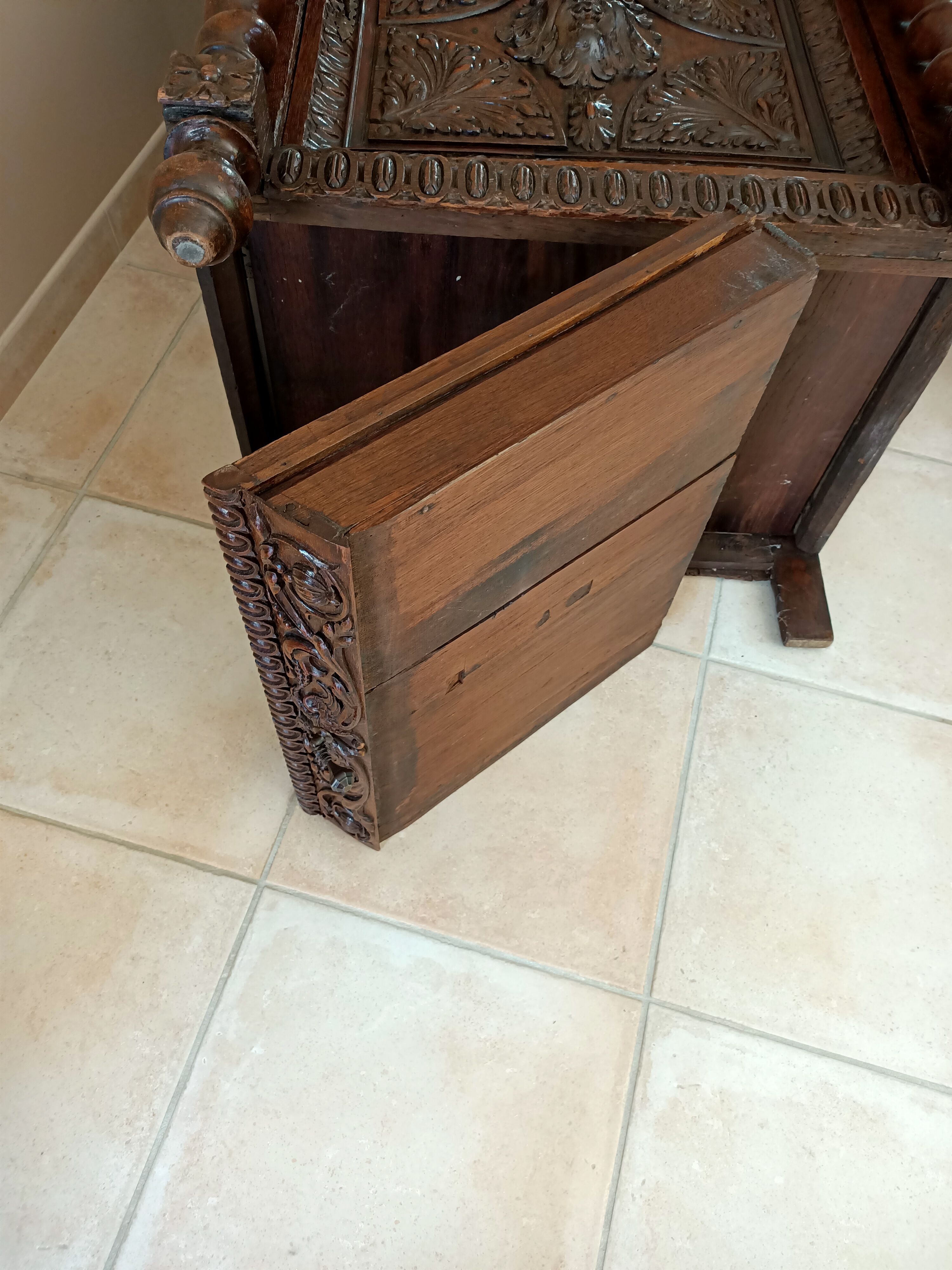 Dutch credenza XVIIE solid oak