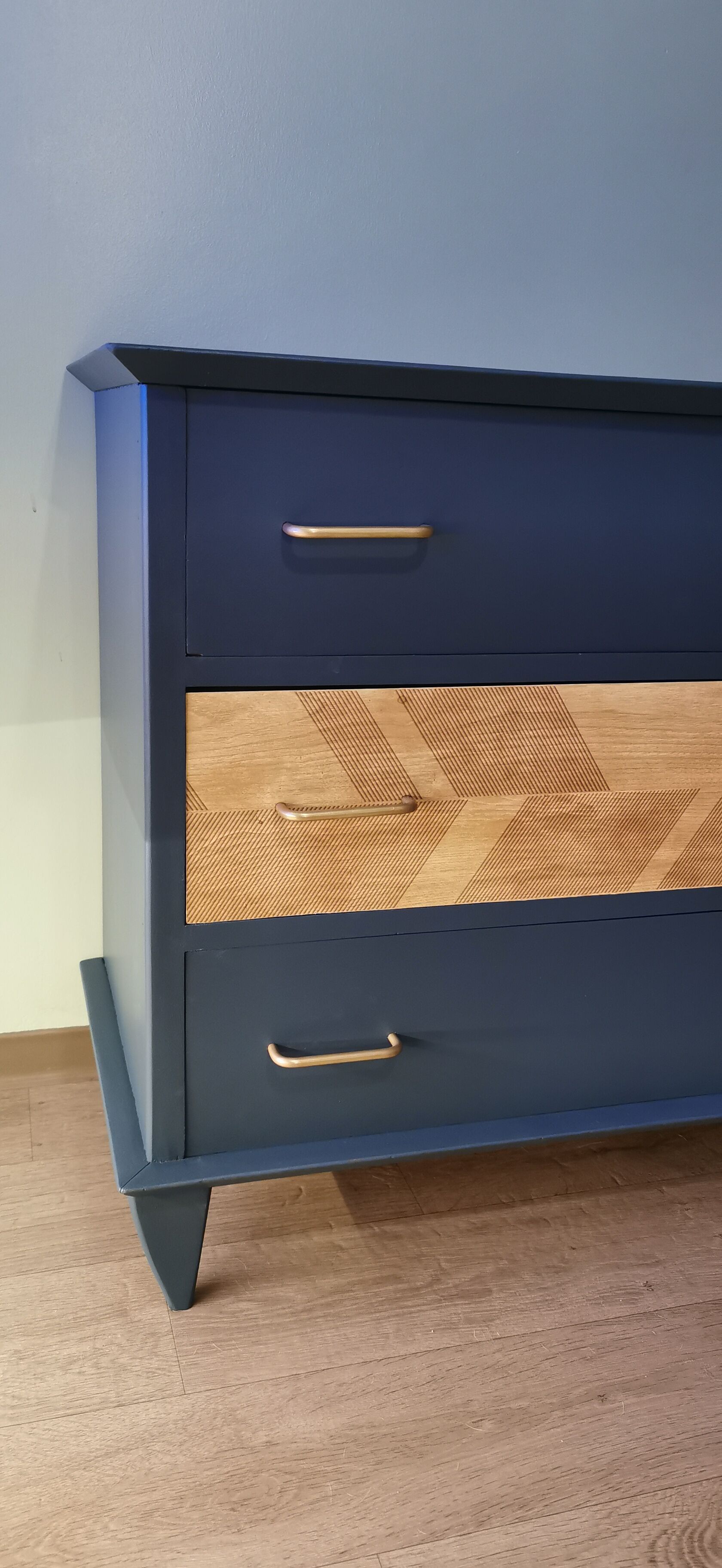 Vintage chest of drawers