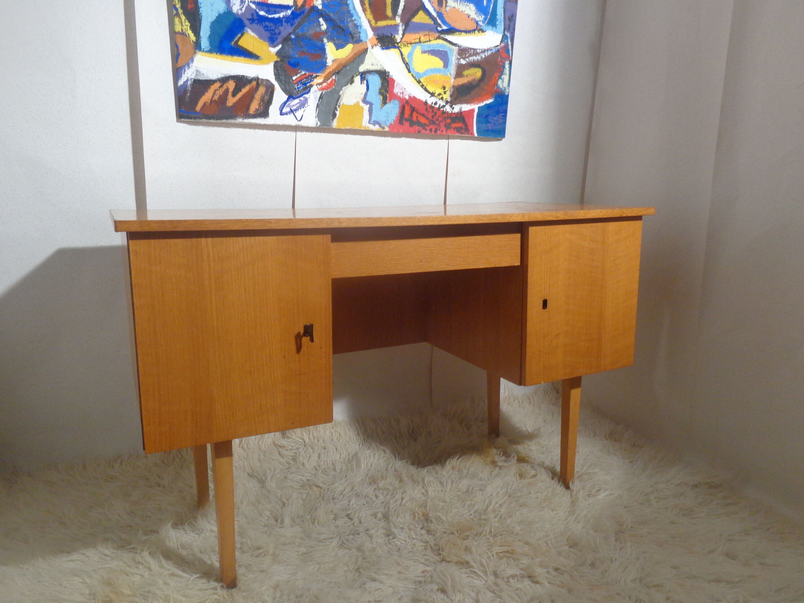 Bureau vintage des années 60 en bois clair