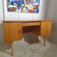 Bureau vintage des années 60 en bois clair