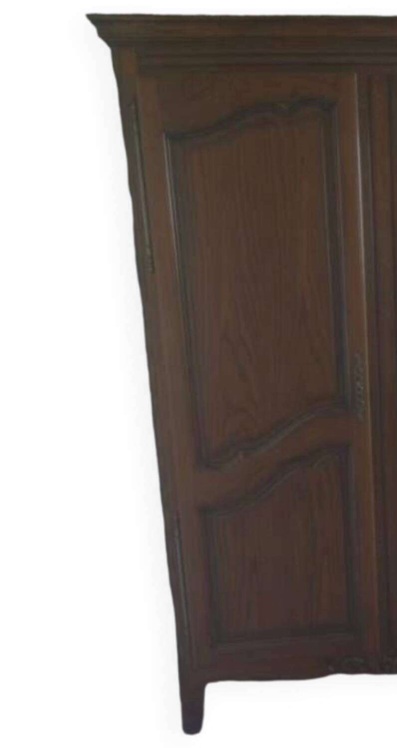 Armoire ancienne, armoire style Louis XV en bois massif