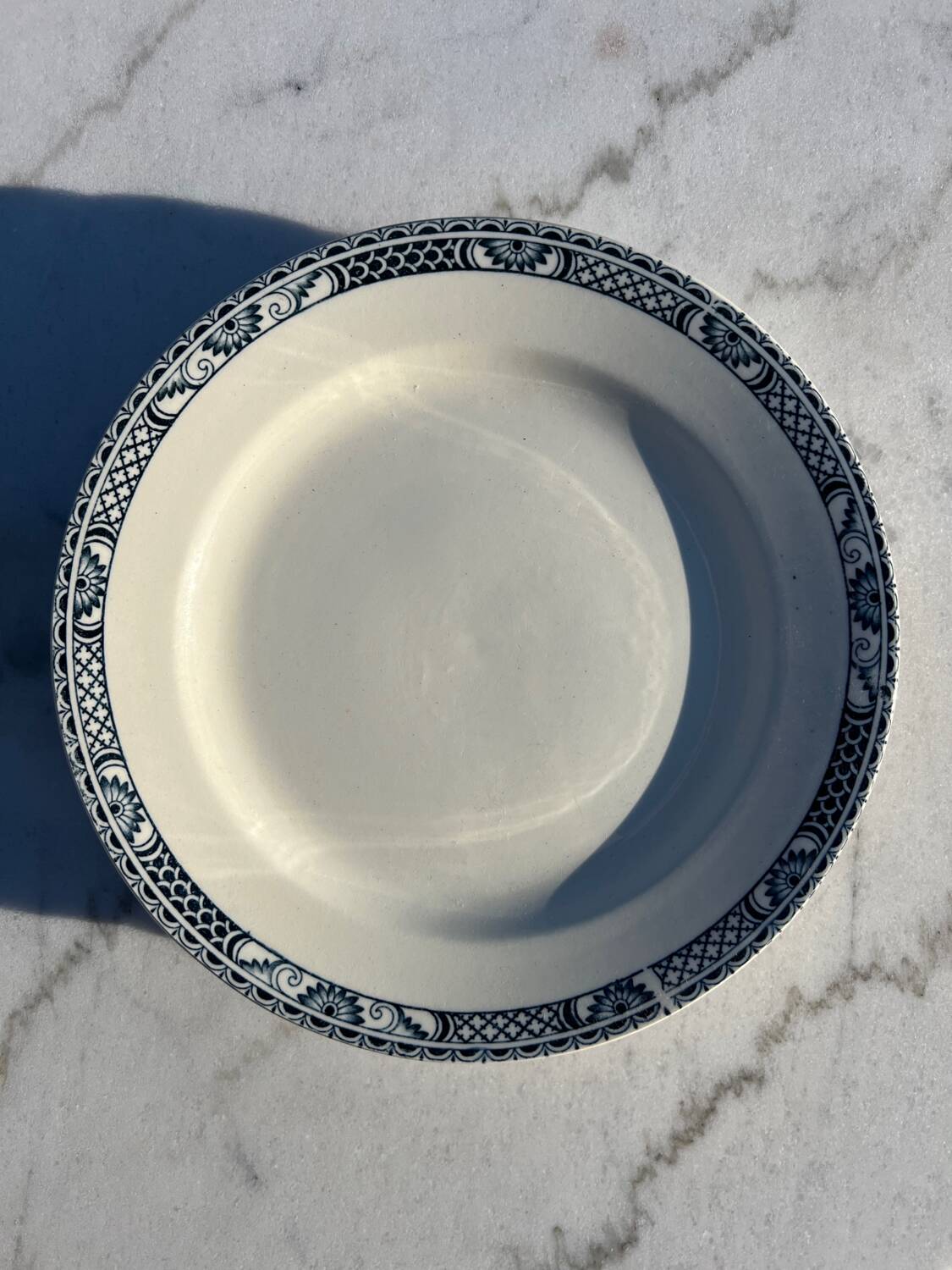 Set of 6 old Robert Salins flat plates, Terre de Fer