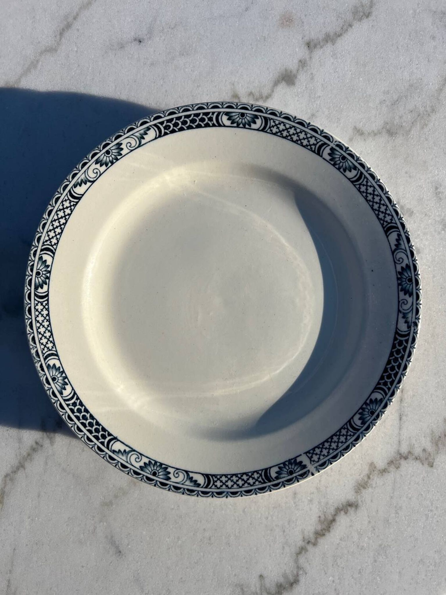 Set of 6 old Robert Salins flat plates, Terre de Fer