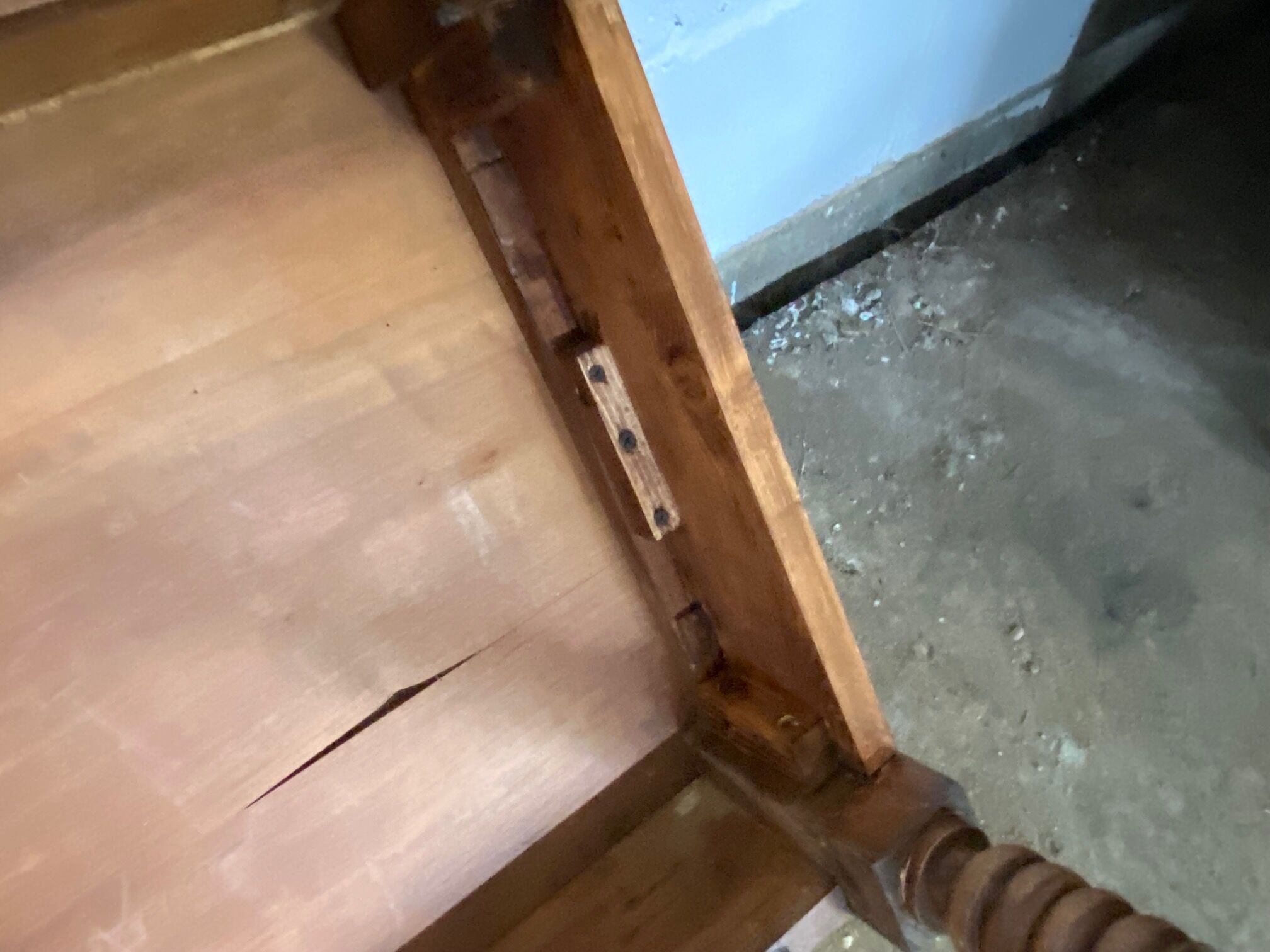Solid wood desk table turned legs 100x52cm