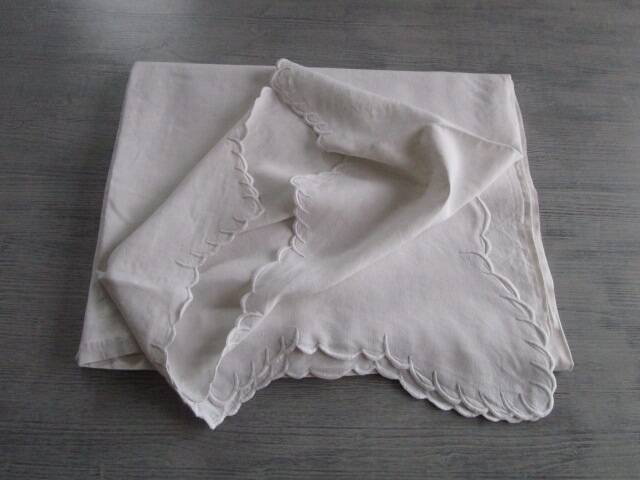 Old sheet 320x200cm - embroidered back