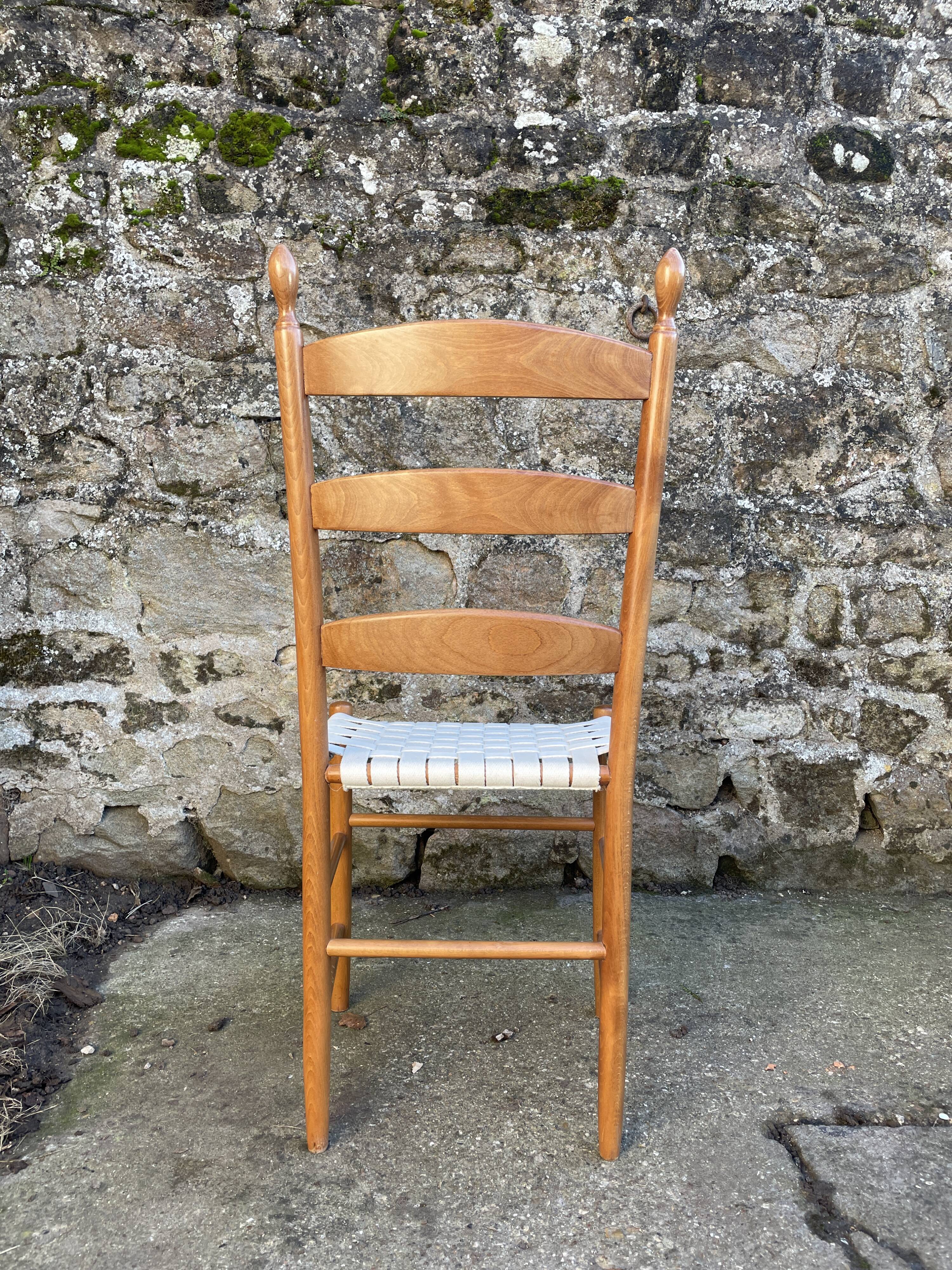 Set de 4 chaises dossier échelonné et assise tissée en coton blanc