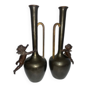 Paire de vases pichet en bronze