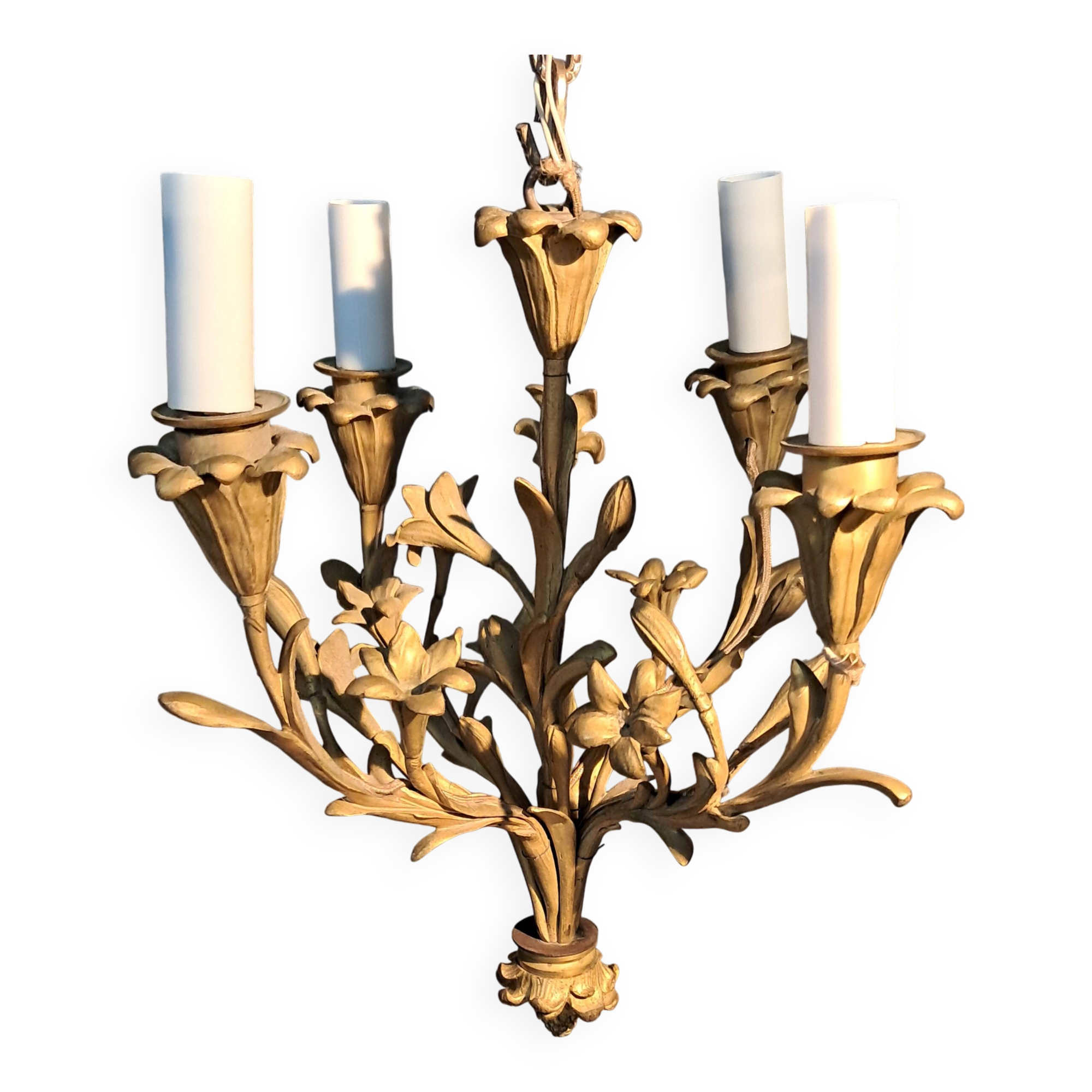 Neoclassical 4-arm gilt bronze chandelier, Circa 1940/1950.