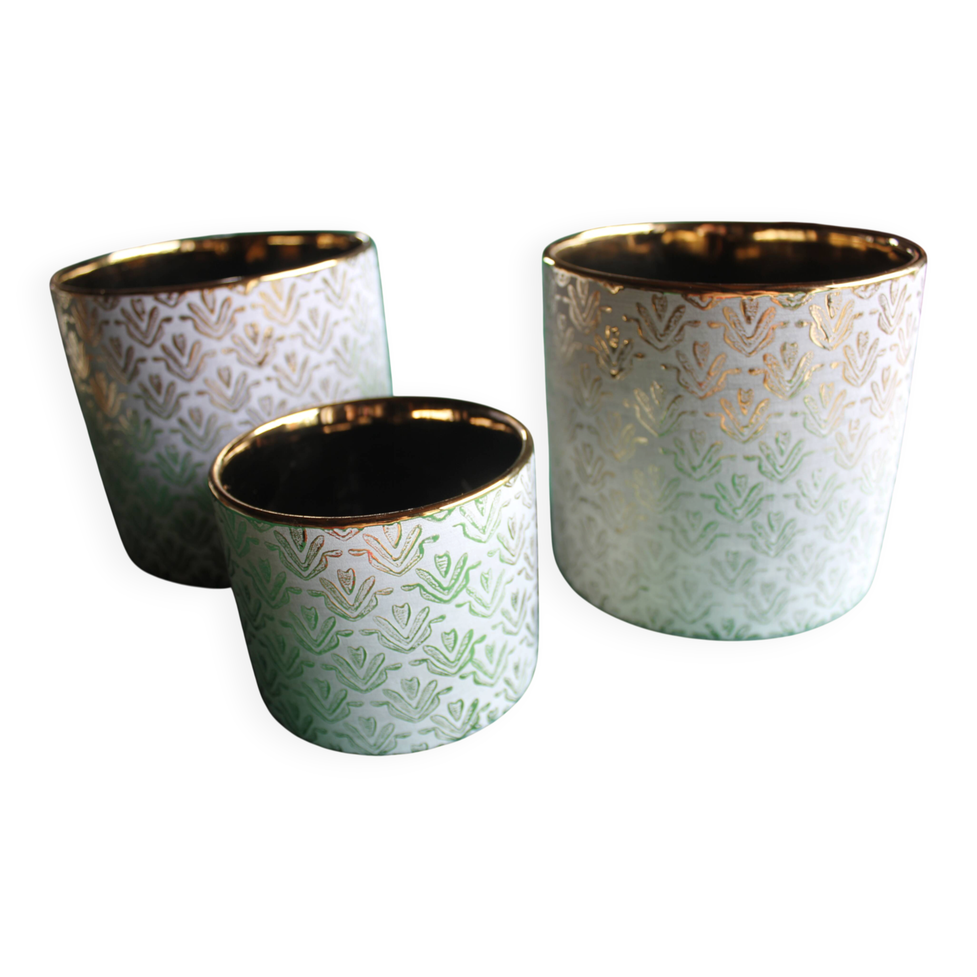 Cache pots