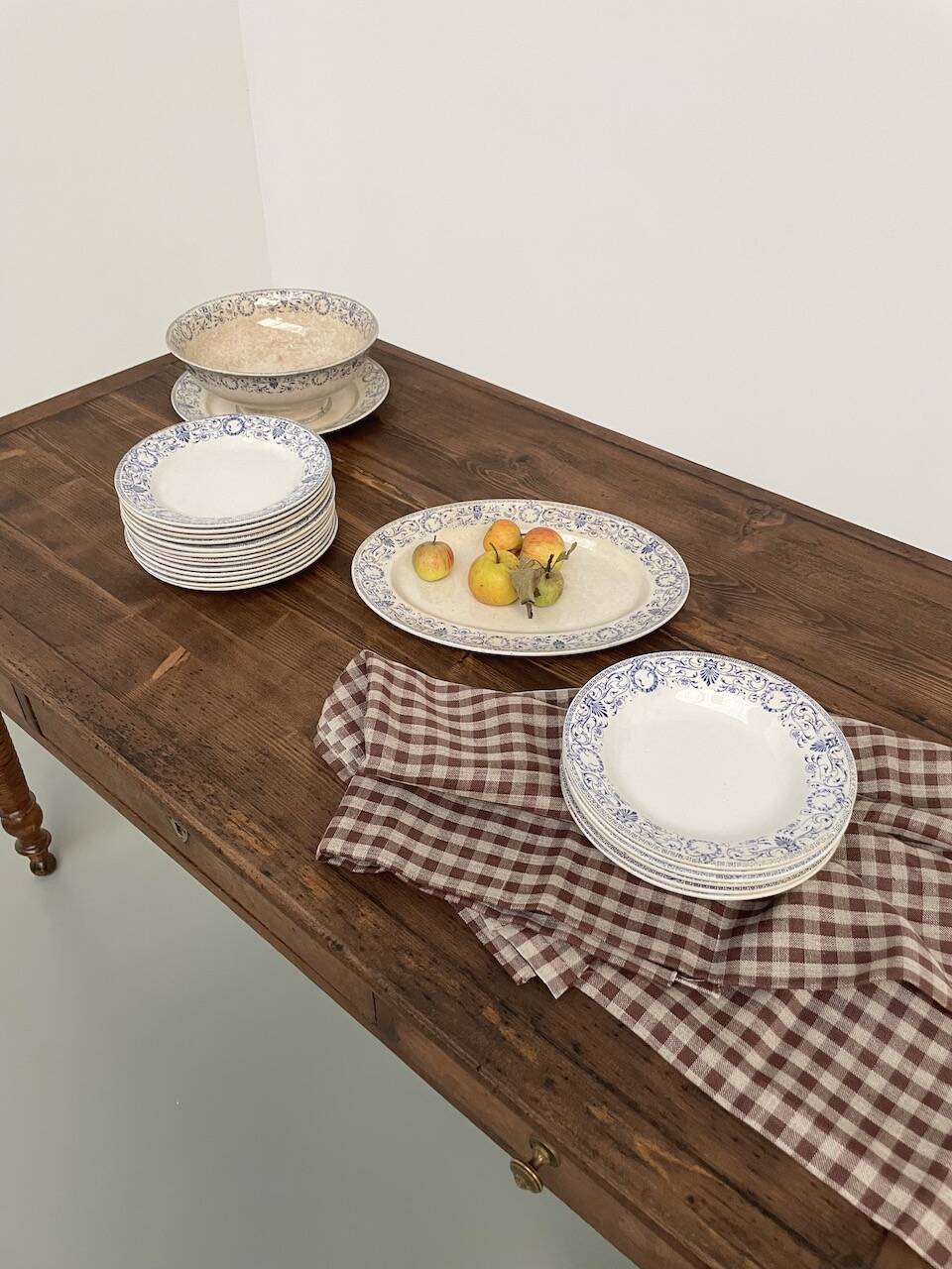 Set of 23 pieces of Marie Louise ironstone service