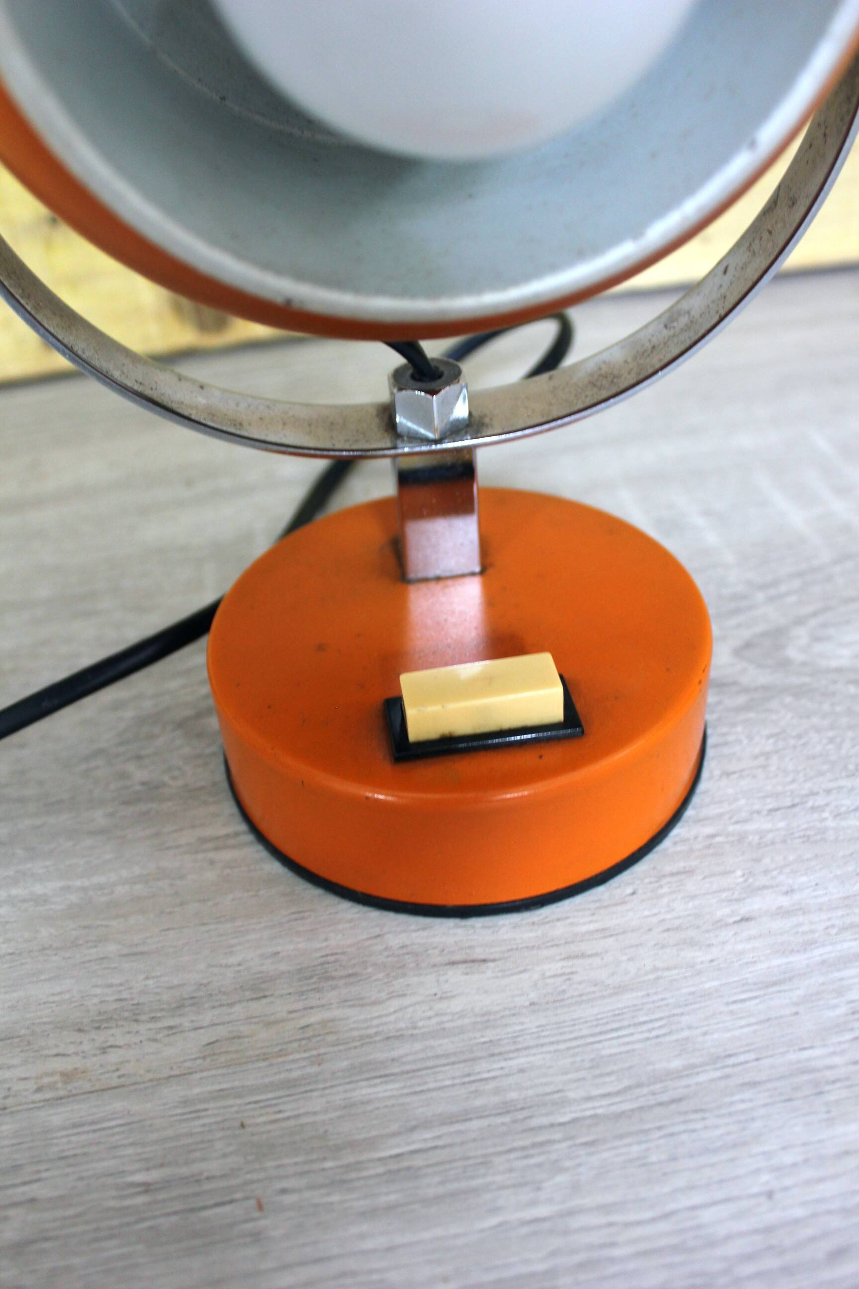 Orange Eyeball lamp, space age vintage from the 60s.