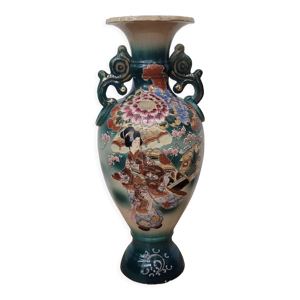 Vase japonais en porcelaine