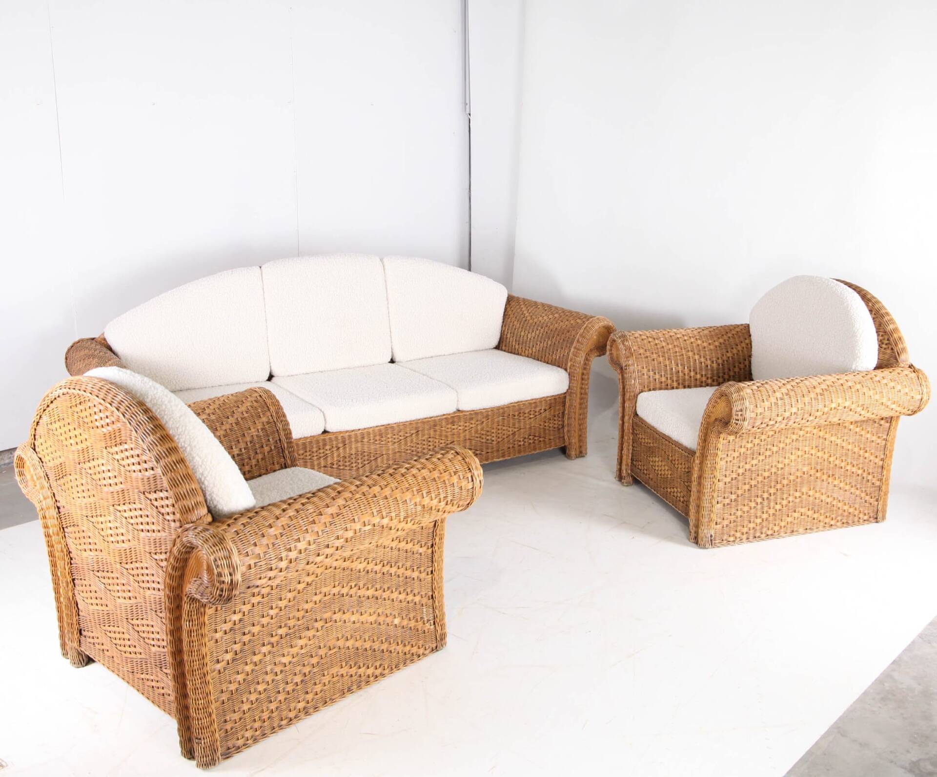 Woven rattan lounge set