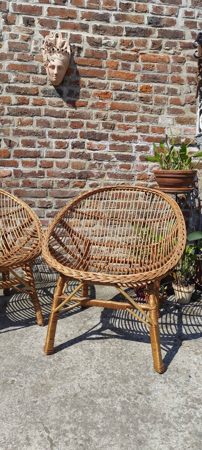 Pair of wicker armchairs