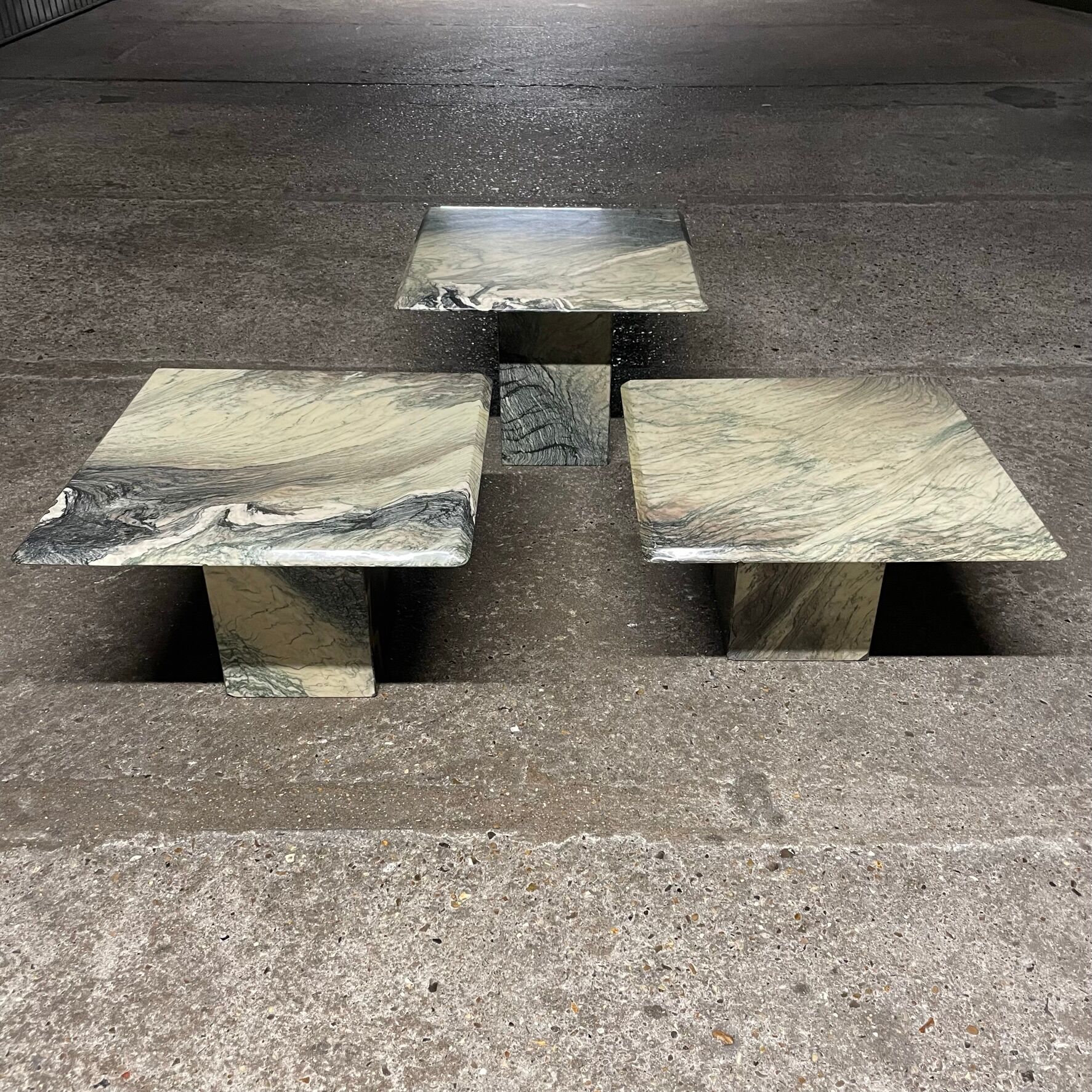 Series of three nesting tables in green marble, 1970