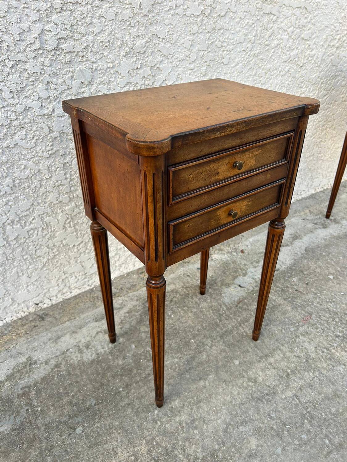 Paire de chevets style Louis XVI