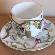 Cup n°1 CAP porcelanas Portugal insects and fruits in relief