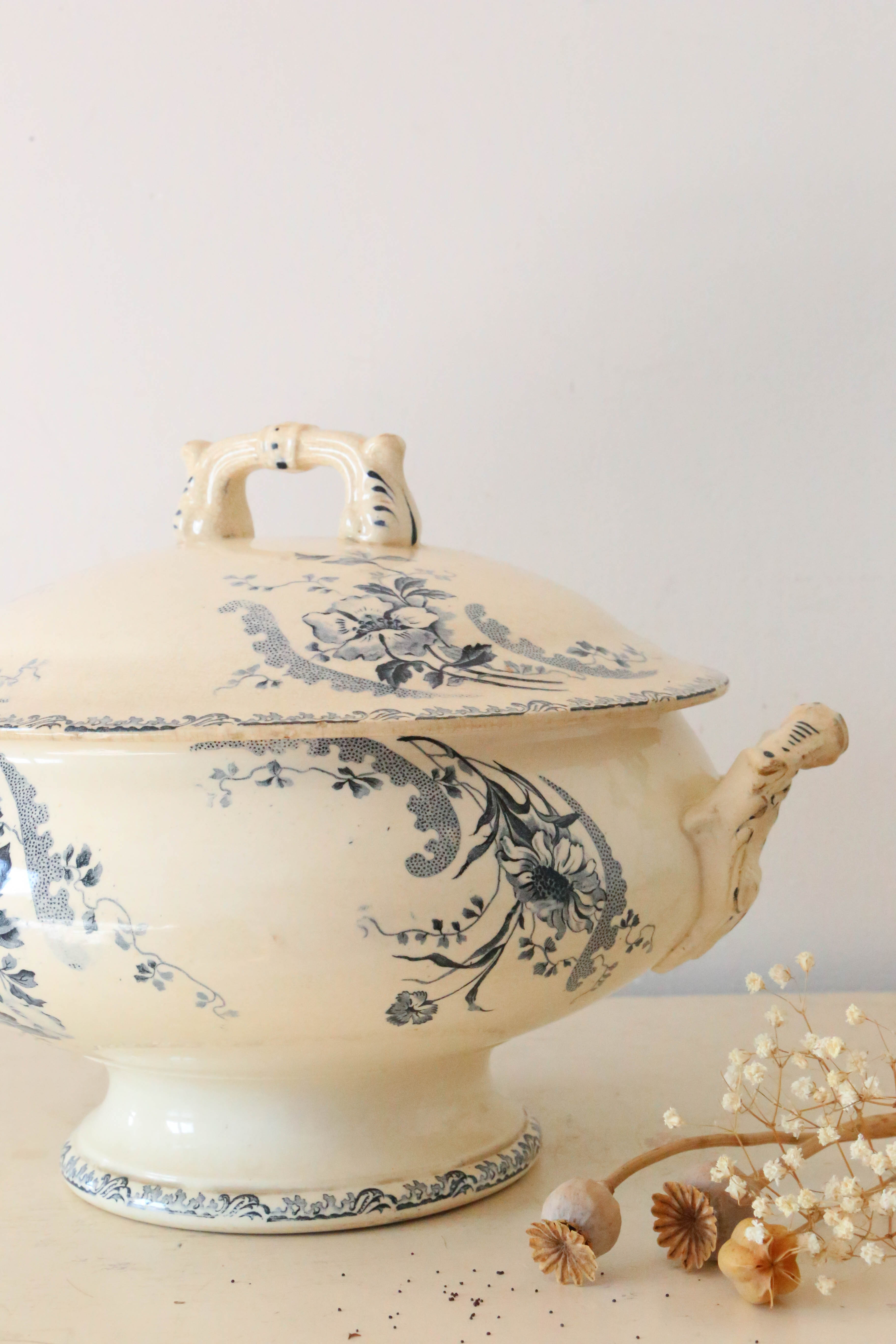 Soup bowl or salad bowl model Pornic, H. Boulenger & Cie, Terre de Fer, French manufacture