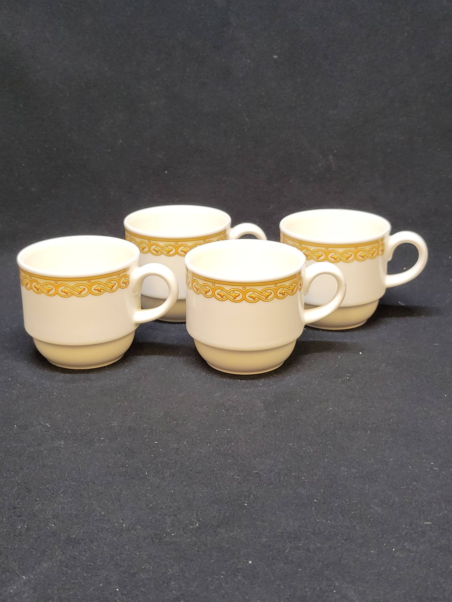 Villeroy & Boch 4 Stackable Coffee Cups