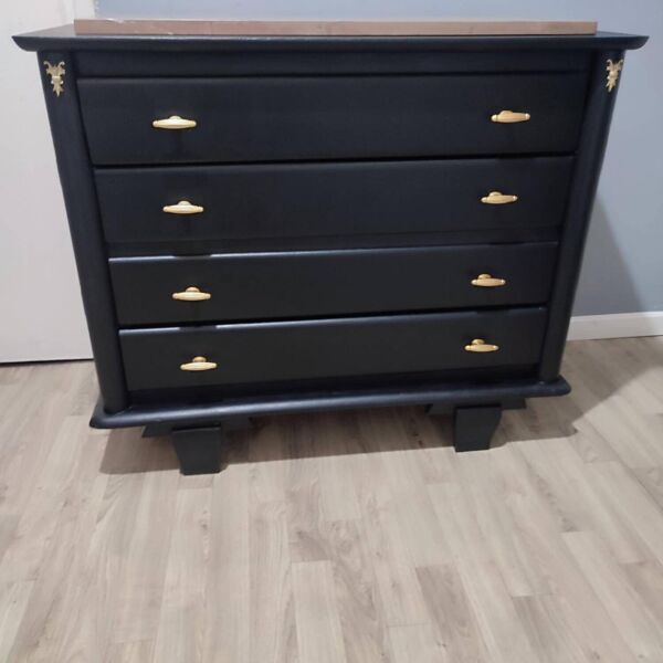 Commode restaurée avec plaque de marbre