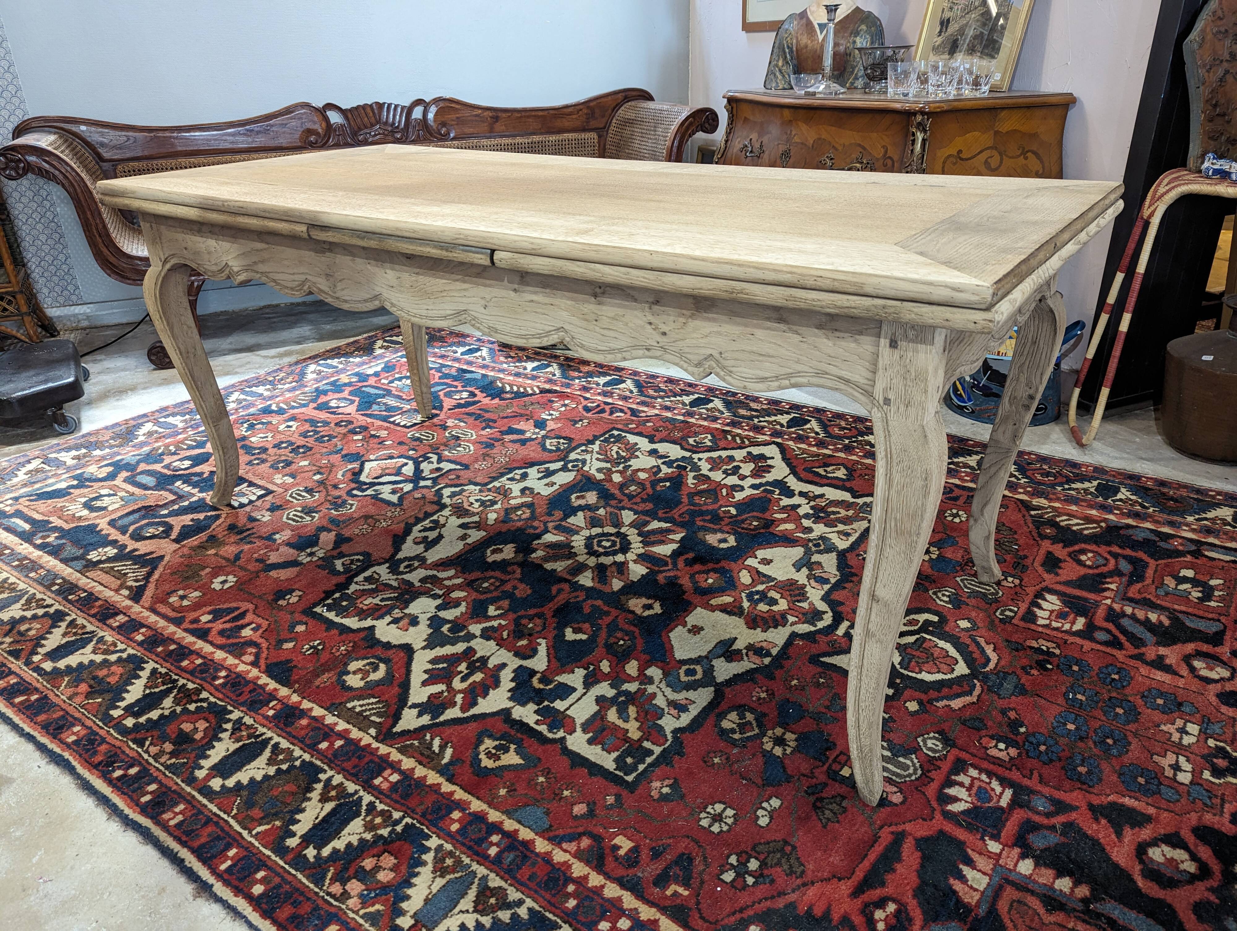 Table de ferme de style louis XV