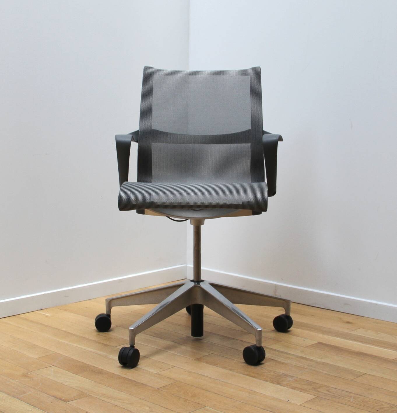 Set of 6 SETU office chairs, Herman Miller