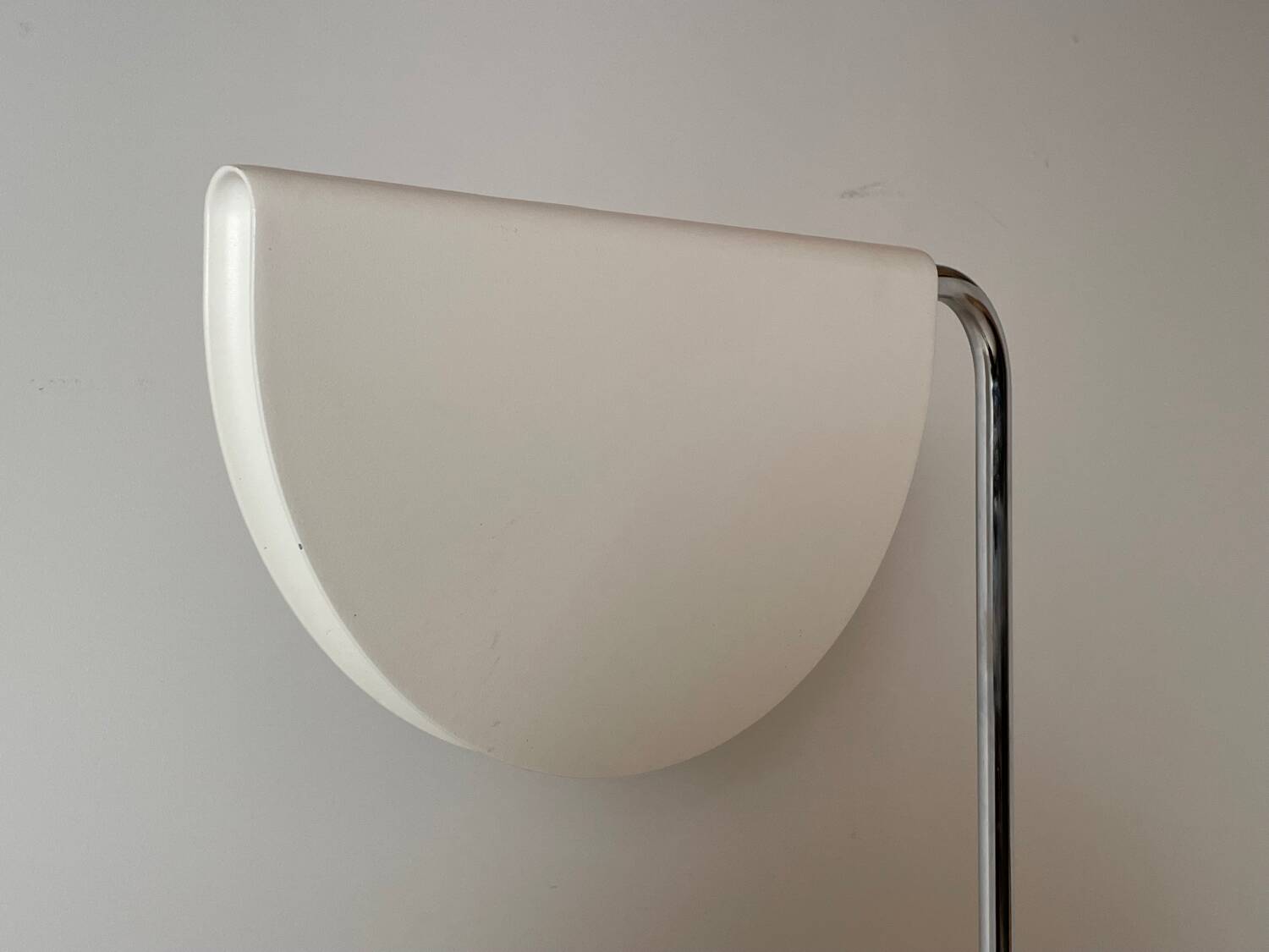 Lampadaire Mezzaluna par Bruno Gecchelin pour Skipper