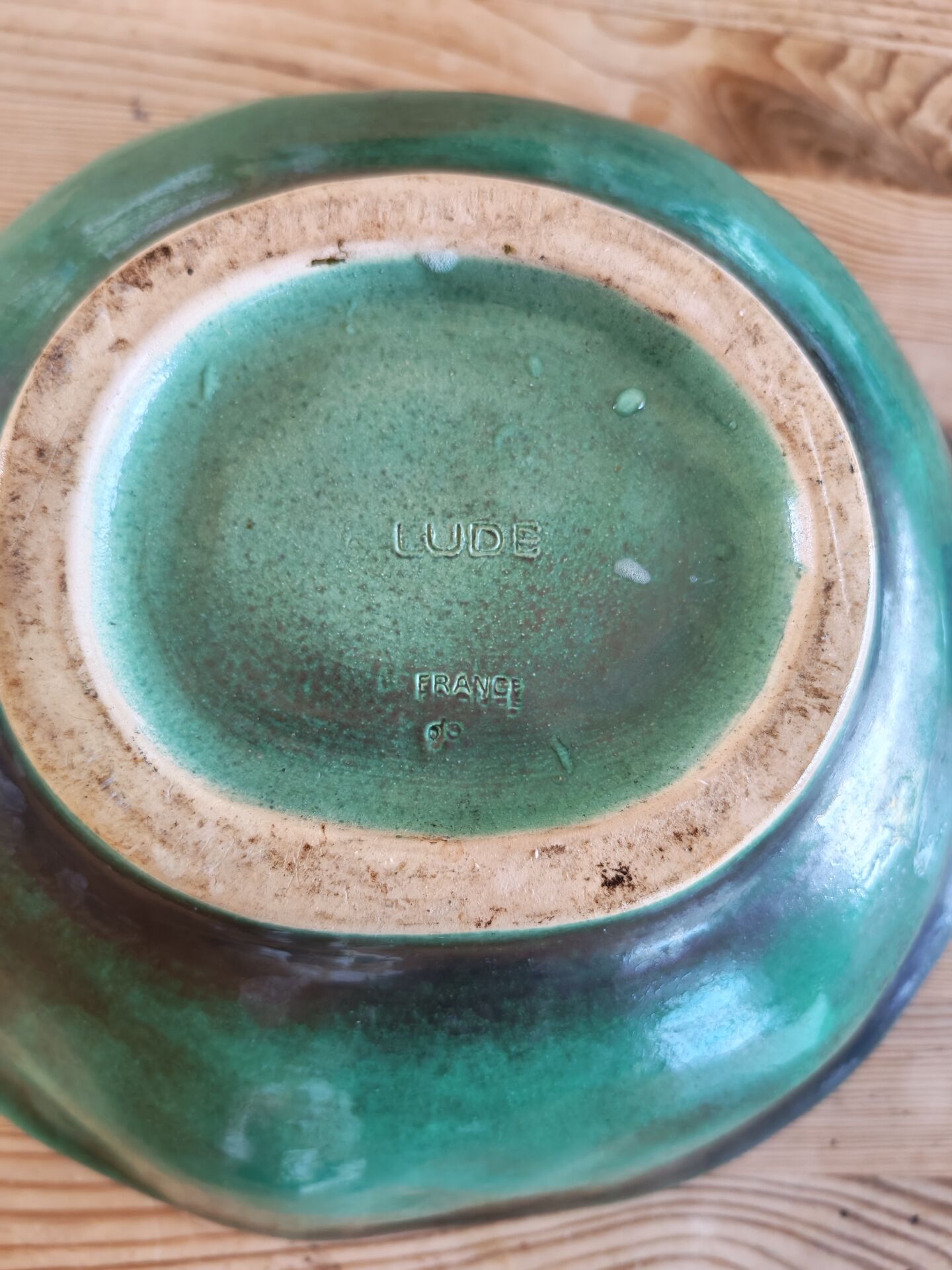 Vintage cabbage leaf earthenware salad bowl