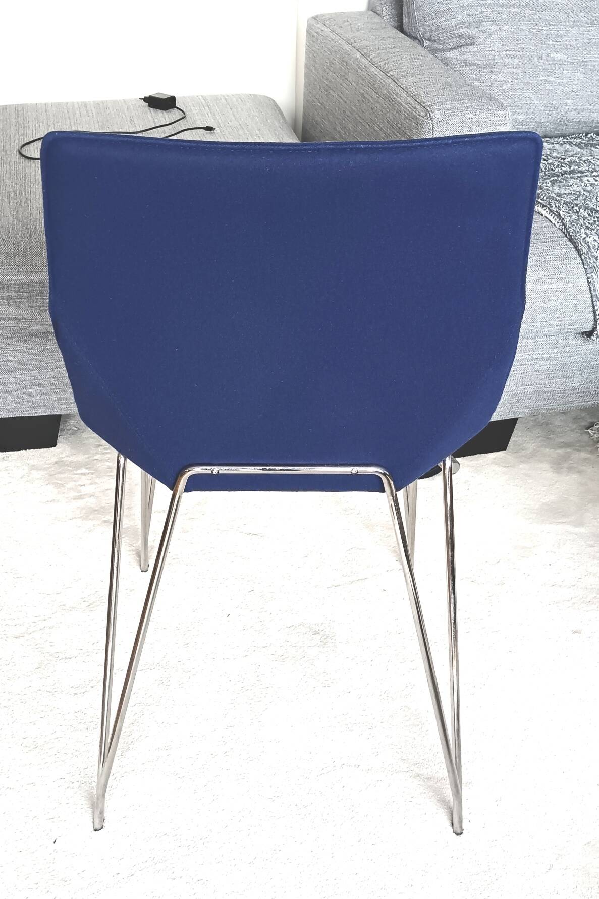 Chaise cinna design en trés bon état
