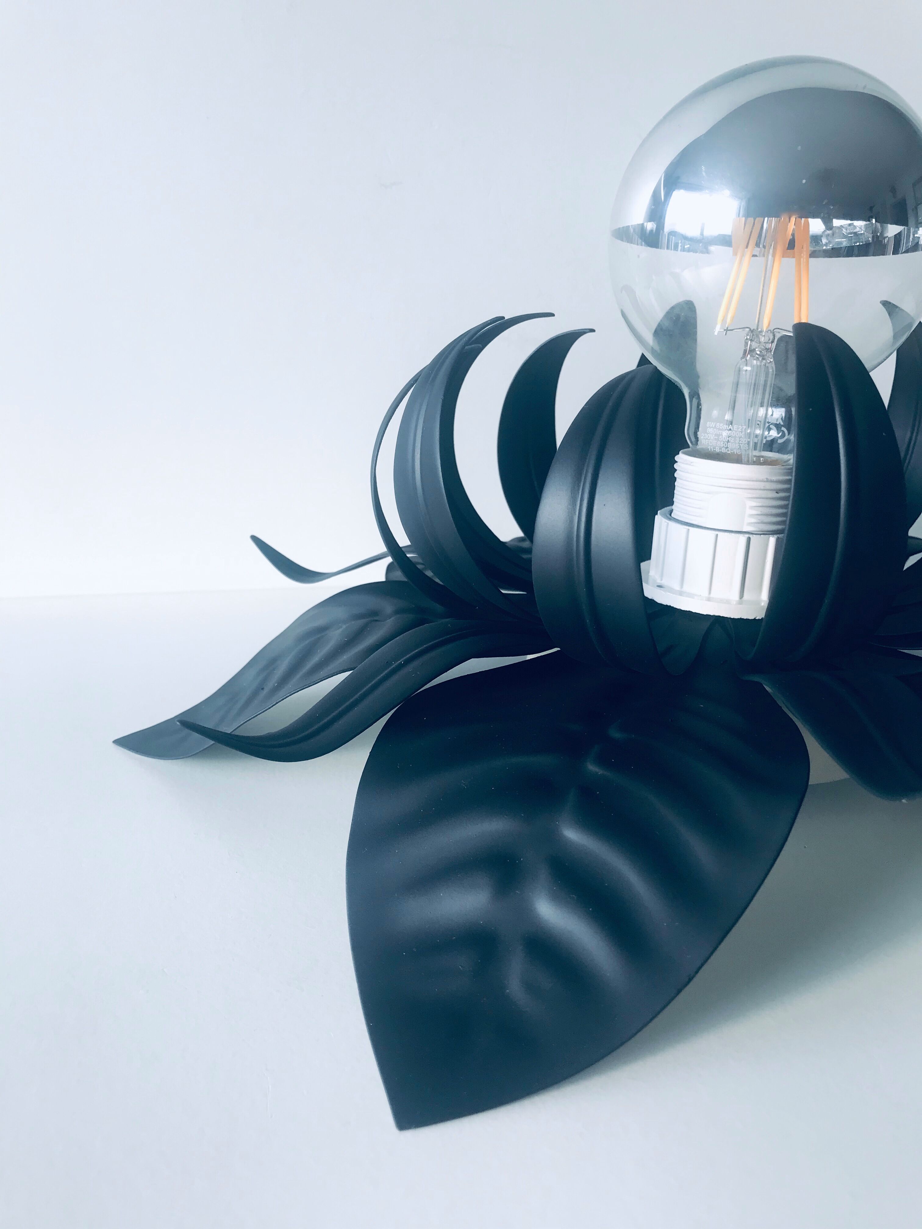 Black metal flower ceiling light