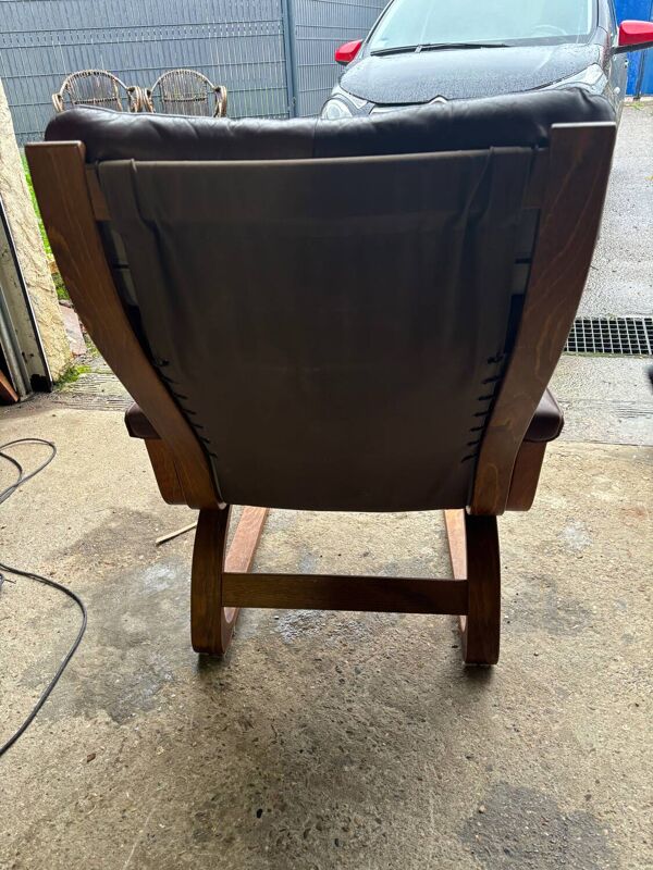 Fauteuil cuir et bois scandinave Fauteuil Kengu Elsa & Nordahl Solheim- Rykken