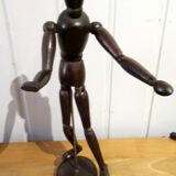 Mannequin articulé en bois