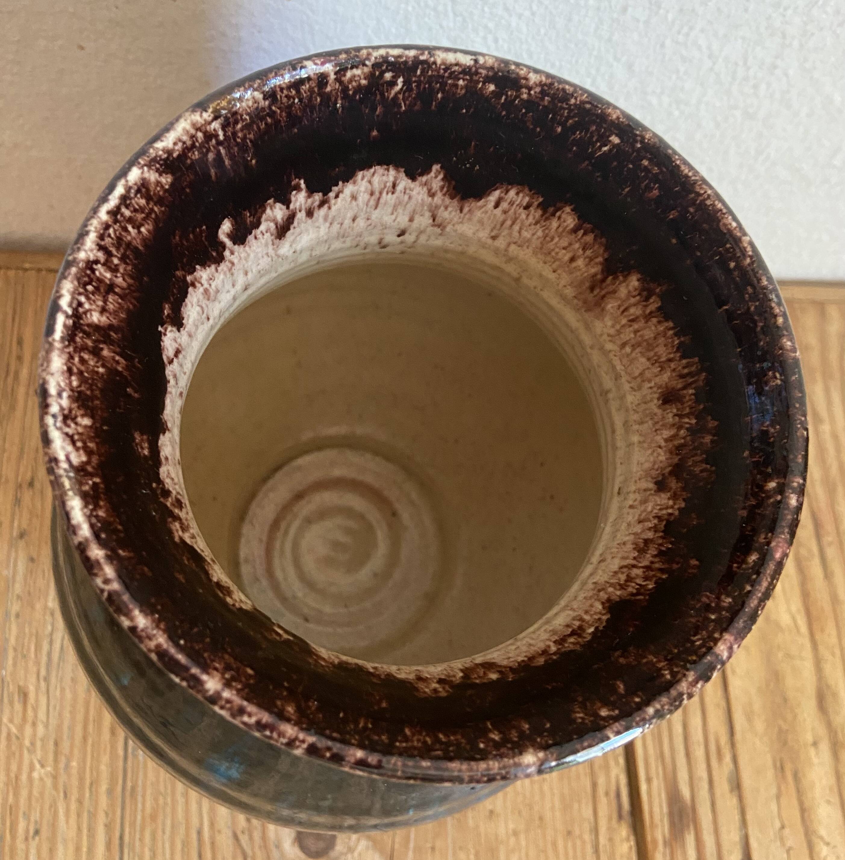 Accolay ceramic vase