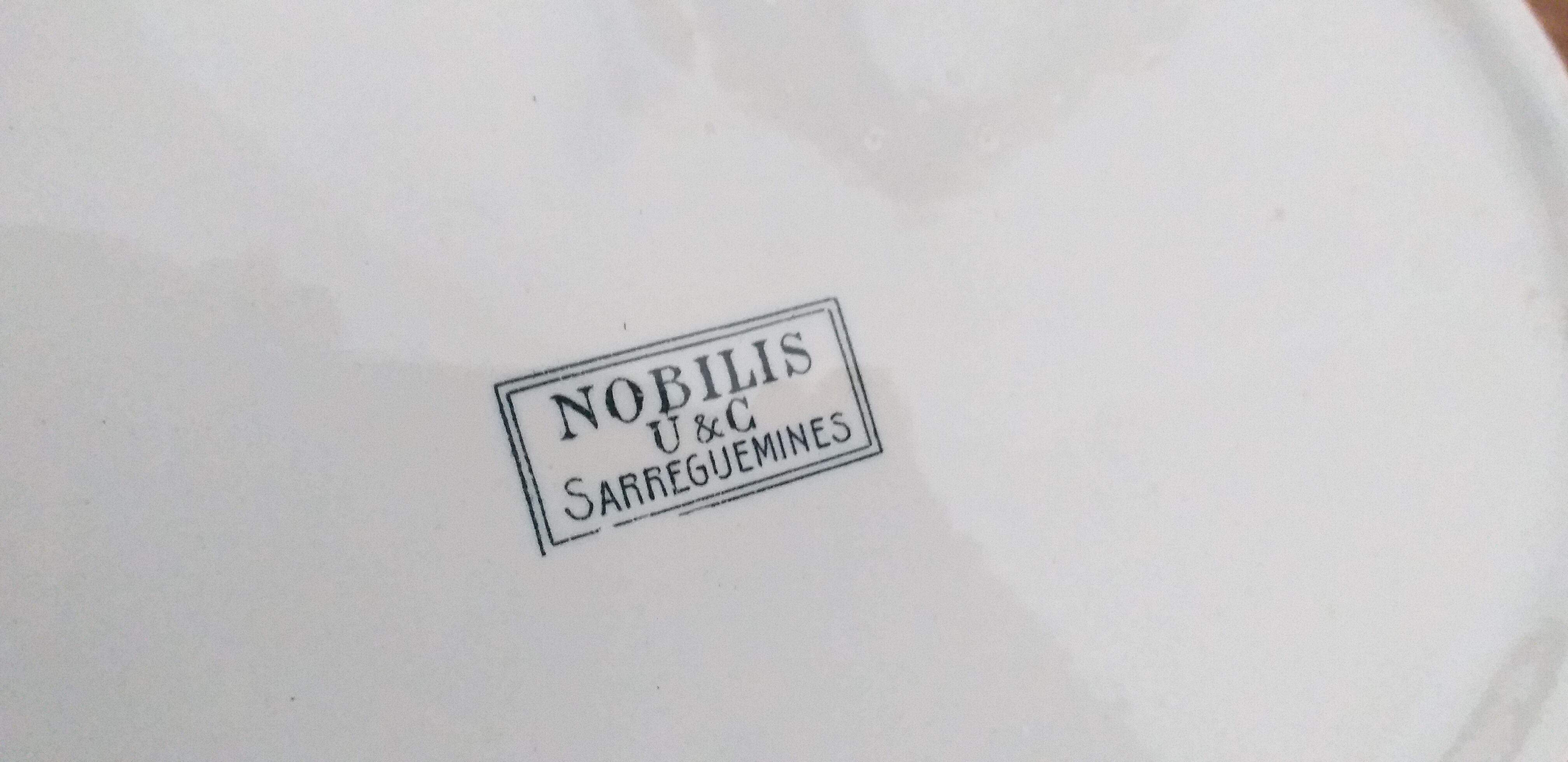 Soupière en porcelaine de Sarreguemines, modèle Nobilis