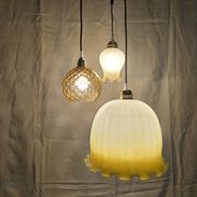 Suspension triple opaline verres ciselé et dépoli tons jaune orangé 