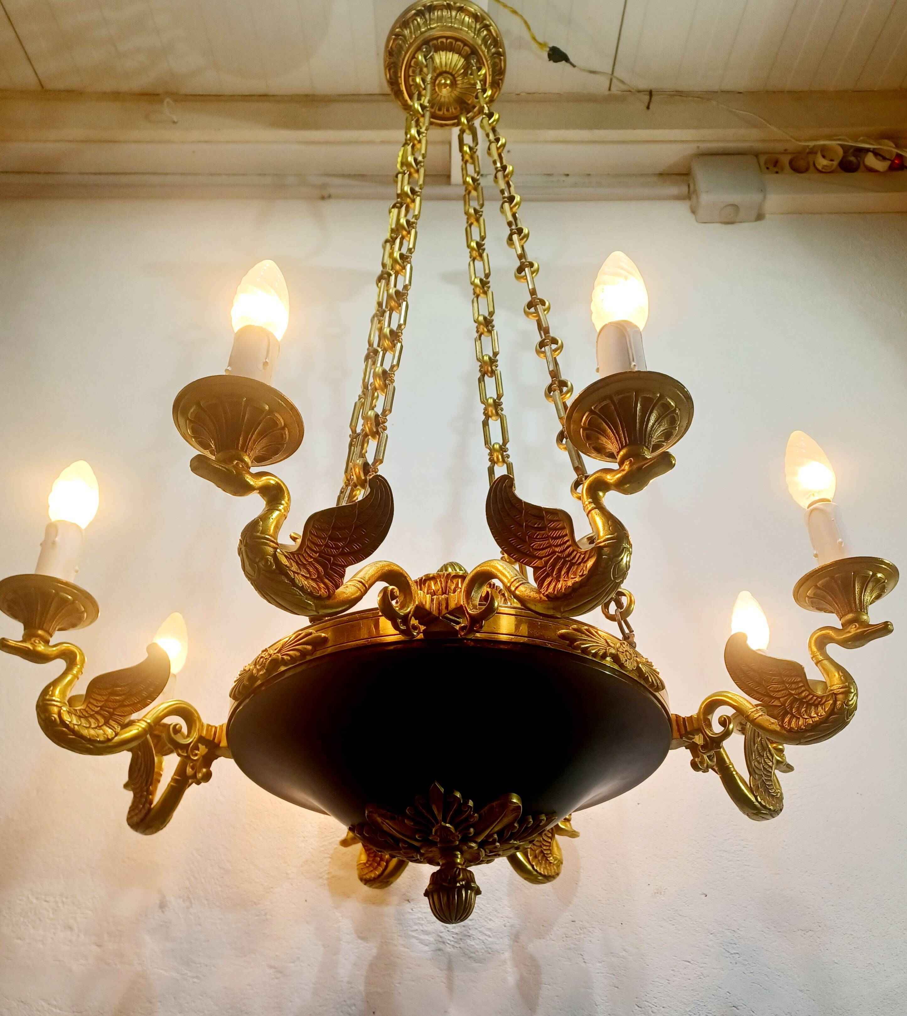 8-Light Empire Chandelier