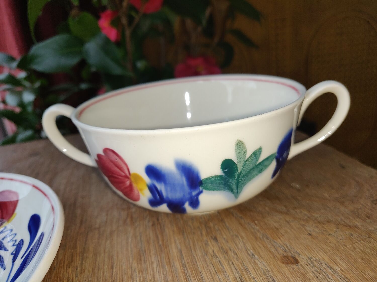 Large Maastricht porcelain cup and saucer