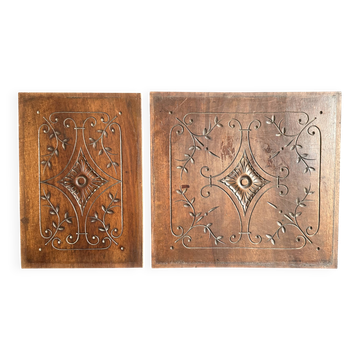 Paire de panneaux décoratifs anciens en bois sculpté, fin XIXe siècle