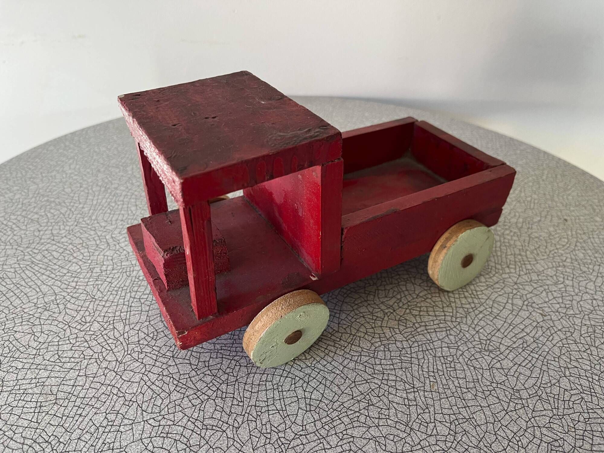 Wood truck Popular Art of the 50s/60s