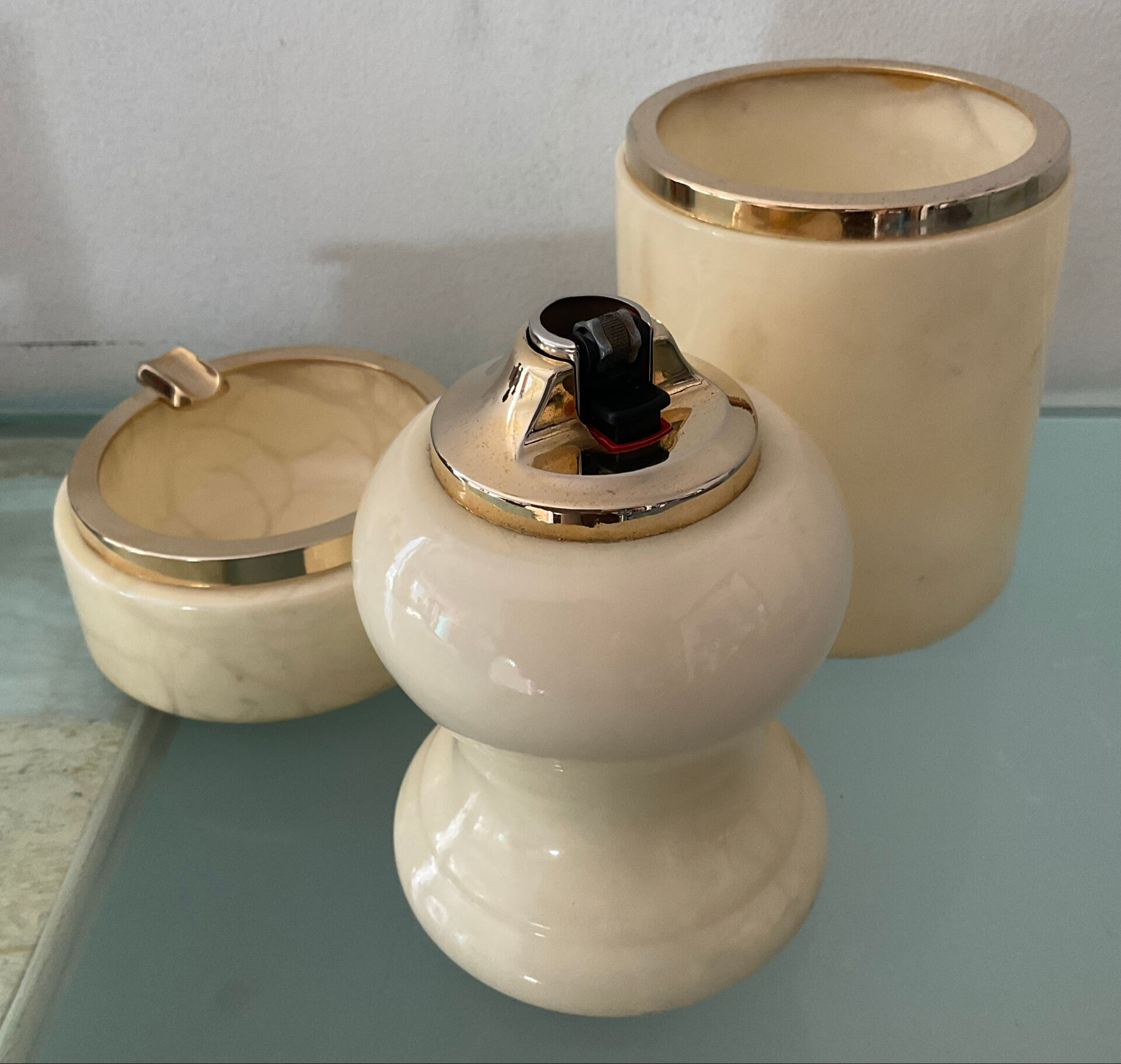 Vintage smoker's set in onyx from the 1970s.