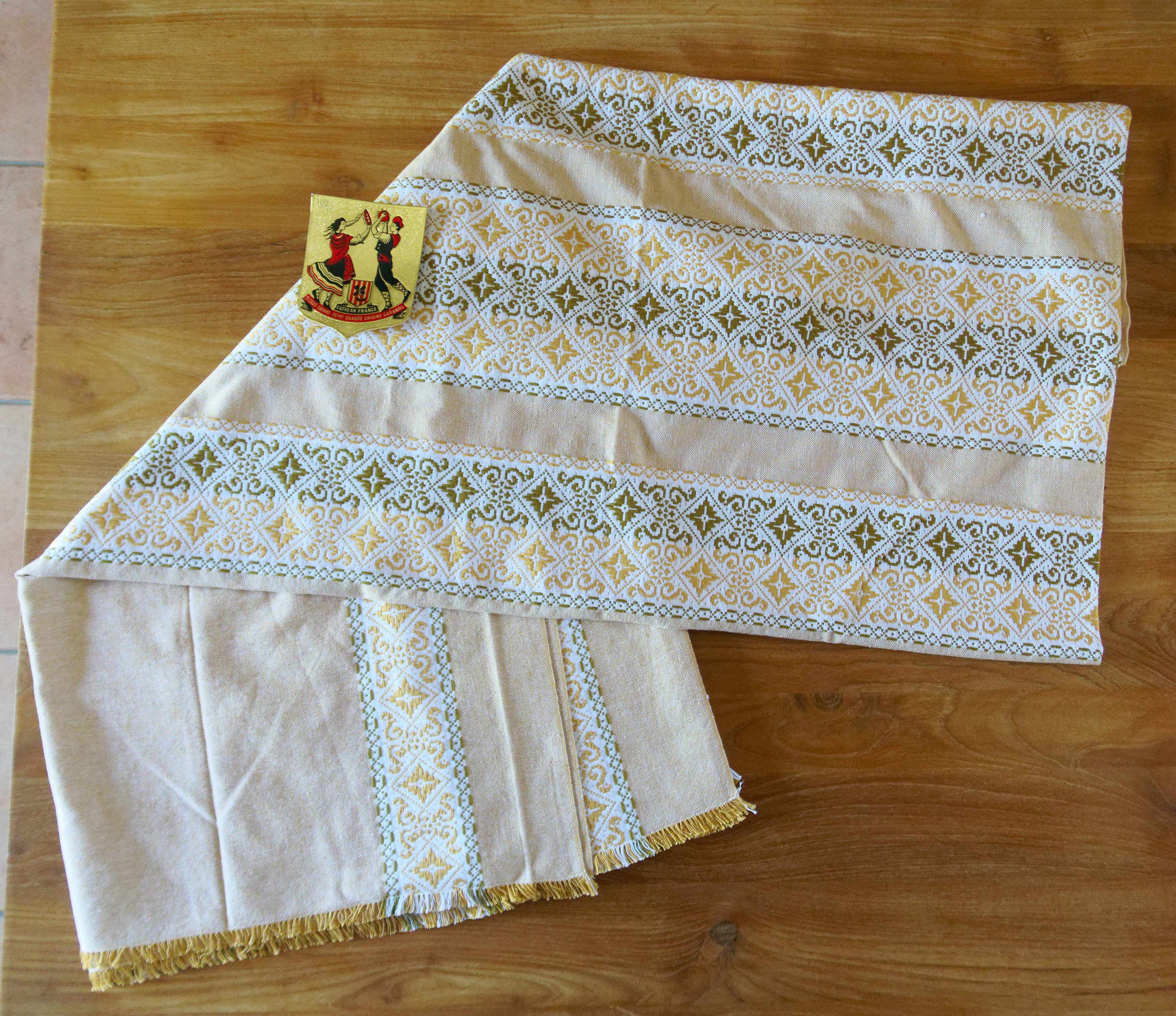 Rectangular Catalan tablecloth 12 vintage cutlery