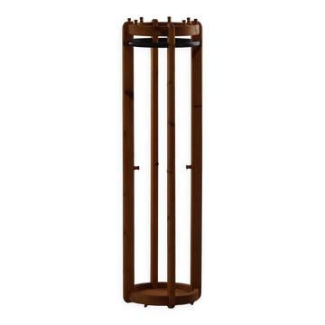 Modern Danish, brutalist round coat rack in solid pine, cylindrical shape, 1970s.