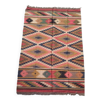 Kilim rug in jute and cotton. 160cm x 250cm