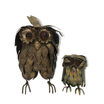 Two owls in folded metal