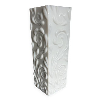 Vase ancien en opaline (verre de lait) blanche