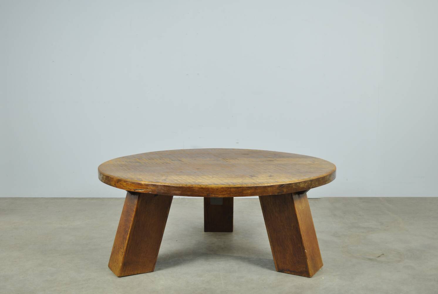 BRUTALIST / massive oak round coffee table / 1970s